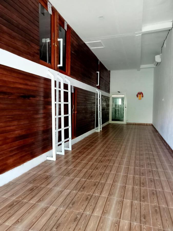 Tara Hostel Batununggul Exterior foto